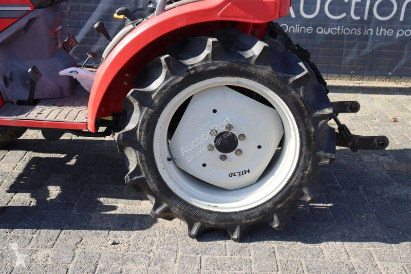Tracteur agricole Mitsubishi MTZ20