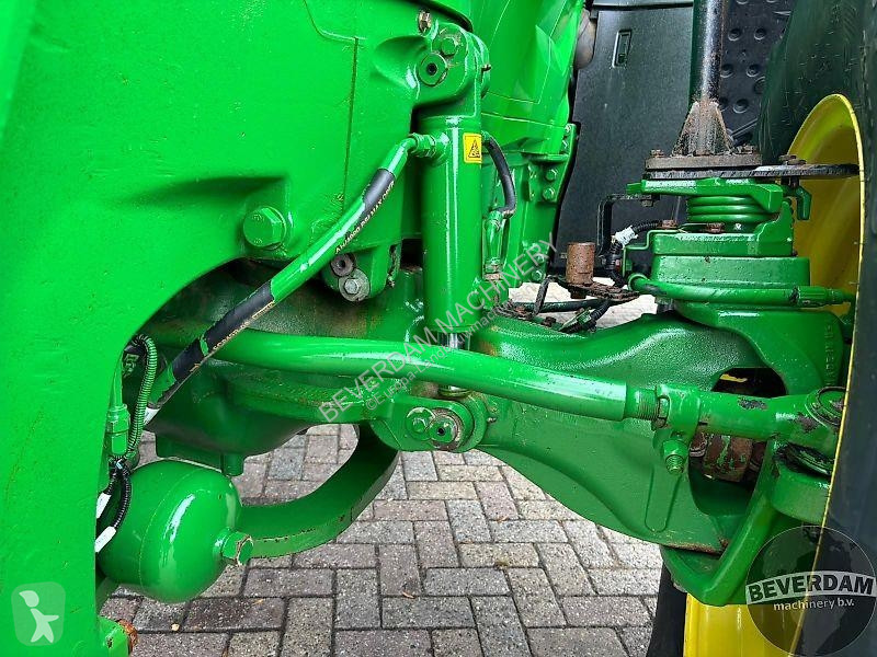 Zemědělský traktor John Deere 7230R