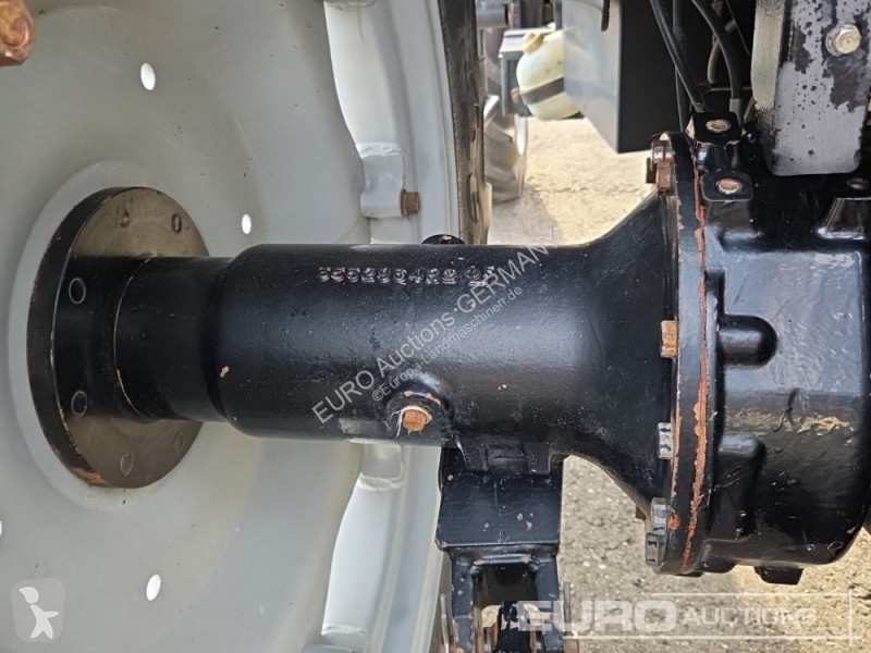 Zemědělský traktor Massey Ferguson 2210