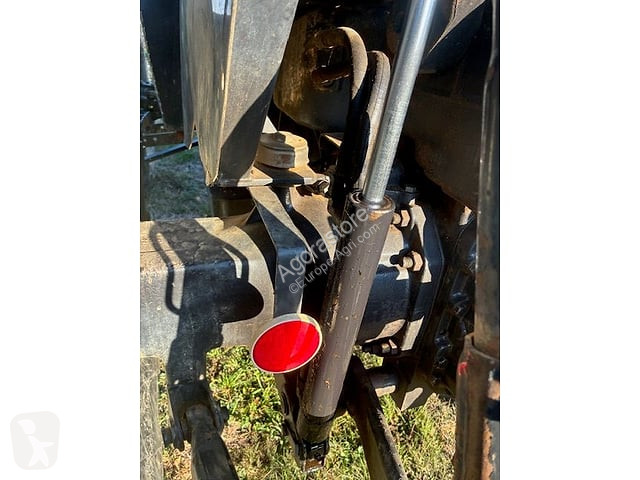 Zemědělský traktor Valtra 800