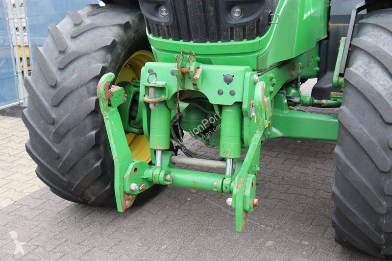 Zemědělský traktor John Deere 6190R