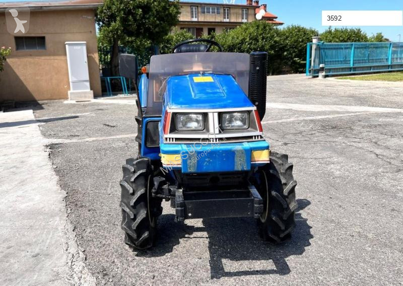 Tractor agrícola Iseki TU170F