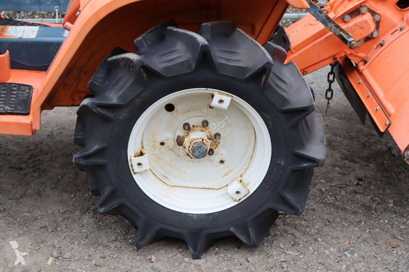 Tractor Kubota B1402
