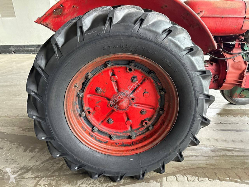 Tractor Volvo 470