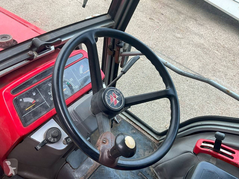 Tracteur agricole Massey Ferguson 1230