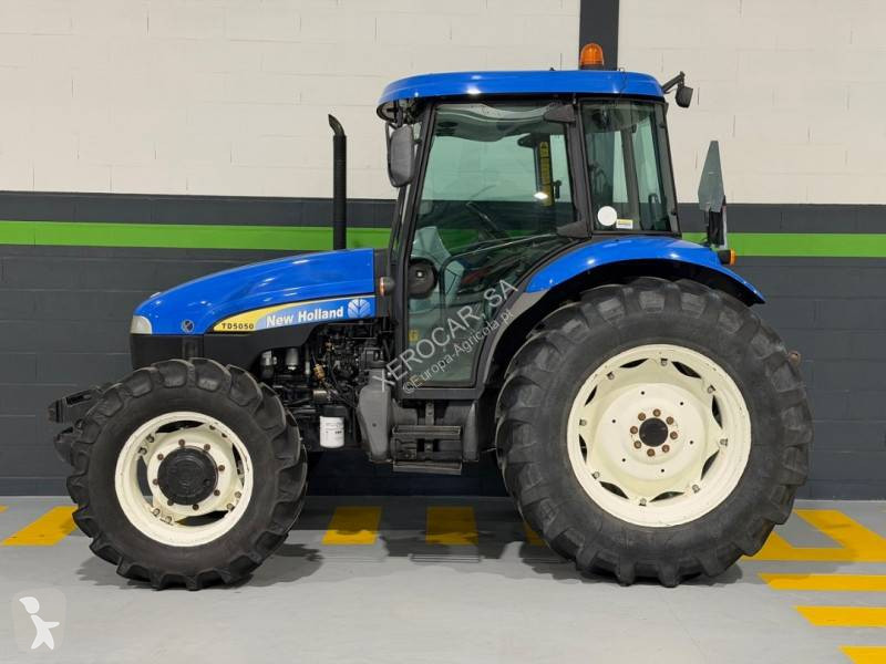 Tractor agrícola New Holland TD5050 Cabine AC 4RM