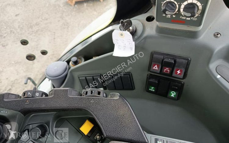 Lantbrukstraktor Claas