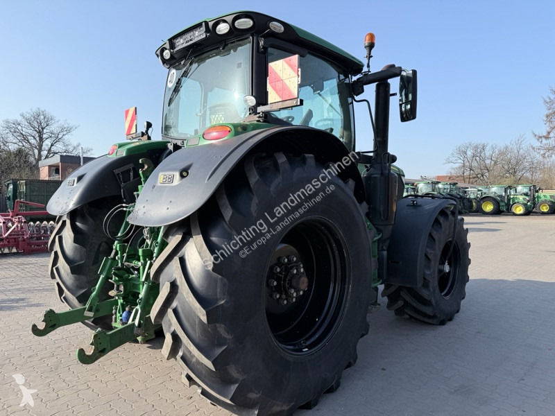 Tracteur agricole John Deere 6215R