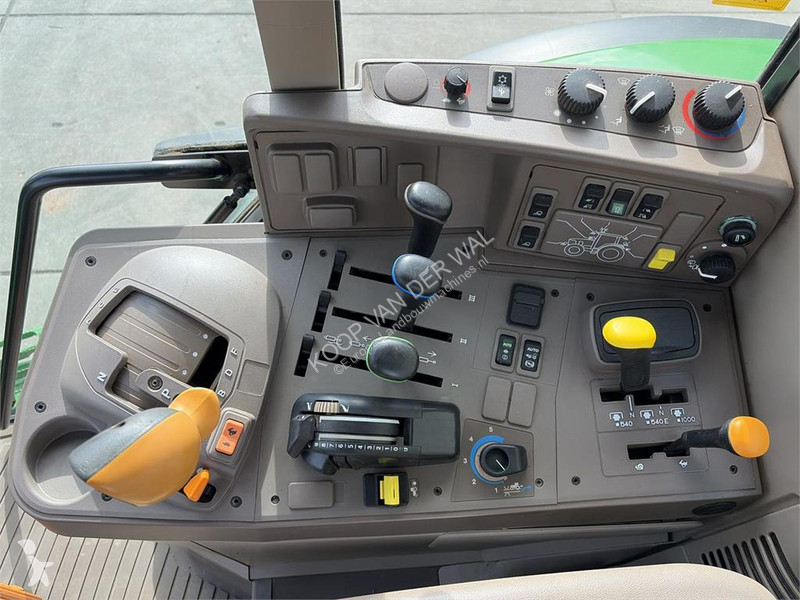 Lantbrukstraktor John Deere 6120M AQ TLS