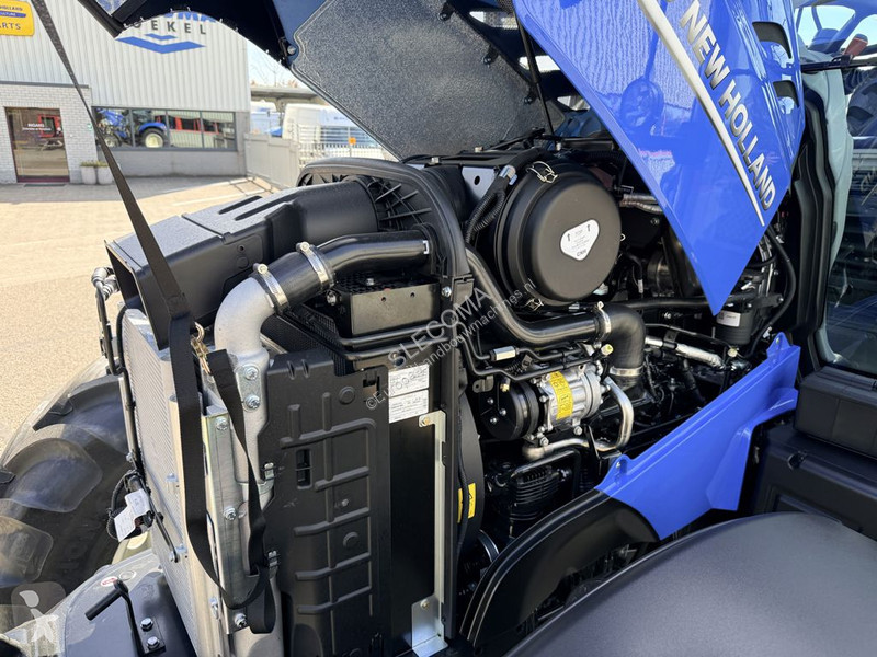 Lantbrukstraktor New Holland T6.145 AC STAGE V...