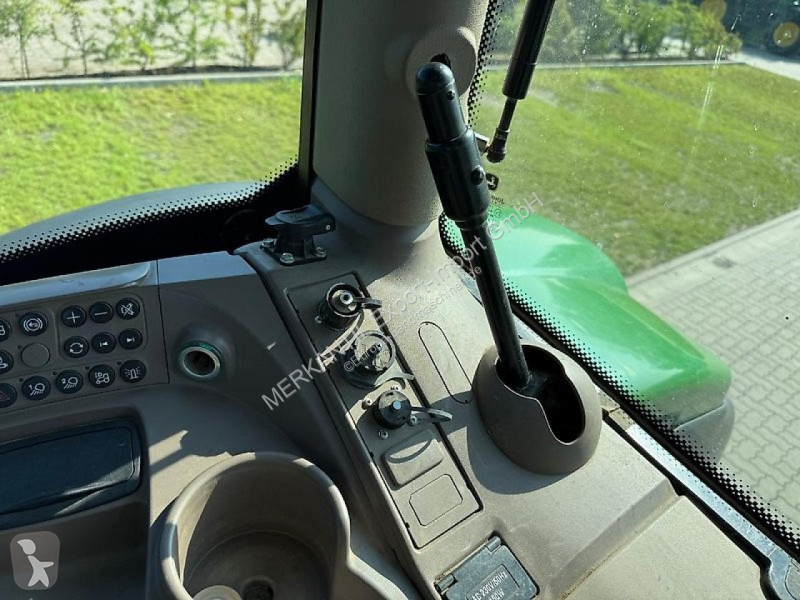 Lantbrukstraktor John Deere 6210R