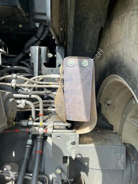 Lantbrukstraktor Valtra mit RÜFA