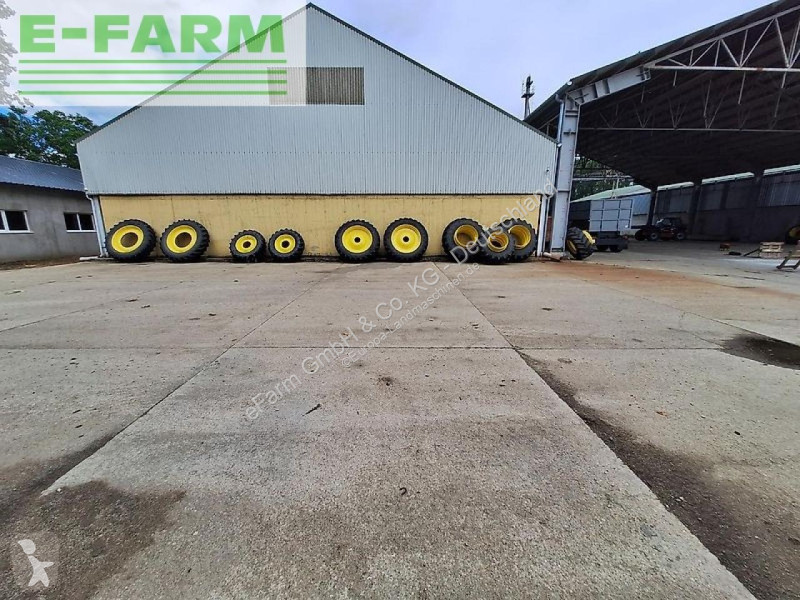 Lantbrukstraktor John Deere 8245R