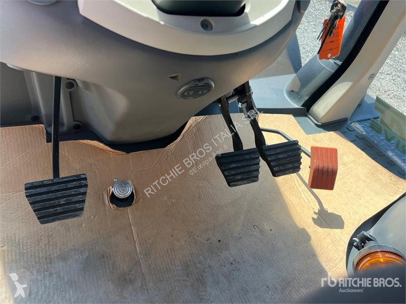 Tractor  X8.680 VT Drive