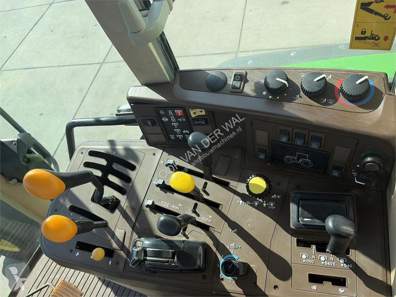 Lantbrukstraktor John Deere 6810 PQ