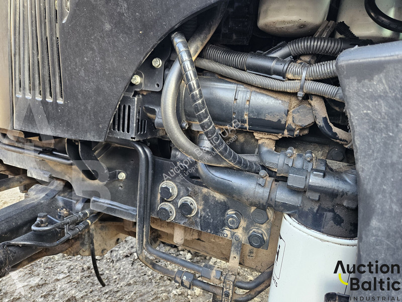 Трактор New Holland TD 5.105
