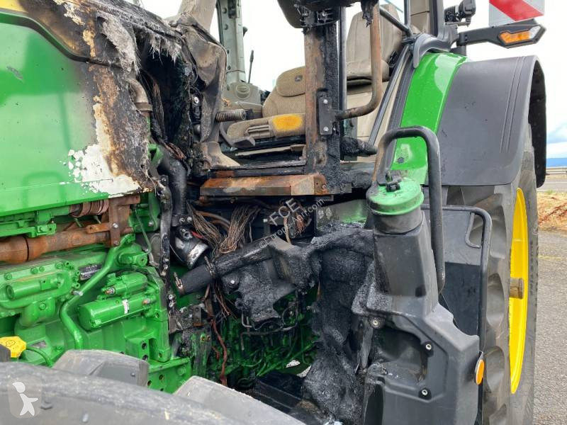 Lantbrukstraktor John Deere 7R330...