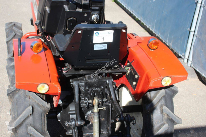 Lantbrukstraktor Mitsubishi MTX15