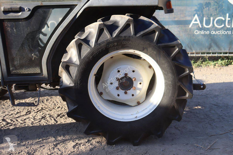 جرار زراعي Hinomoto NX320