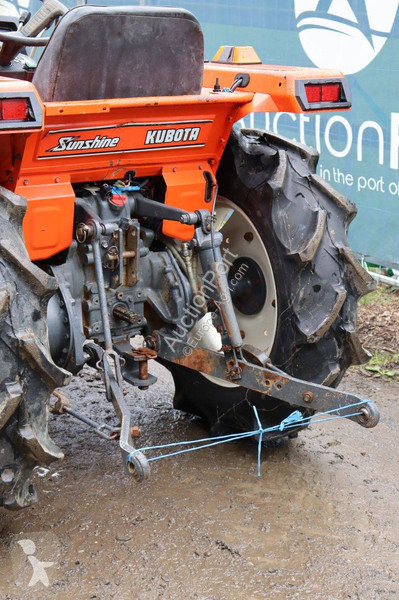 جرار زراعي Kubota Sunshine L1-215