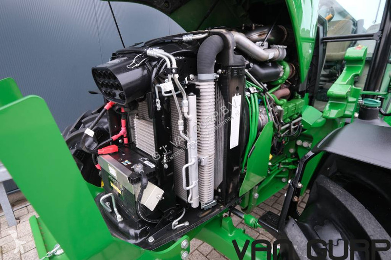 Сільськогосподарський трактор John Deere 5130 M...
