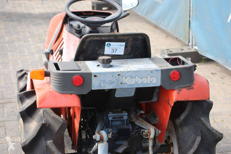 Сільськогосподарський трактор Kubota A-14