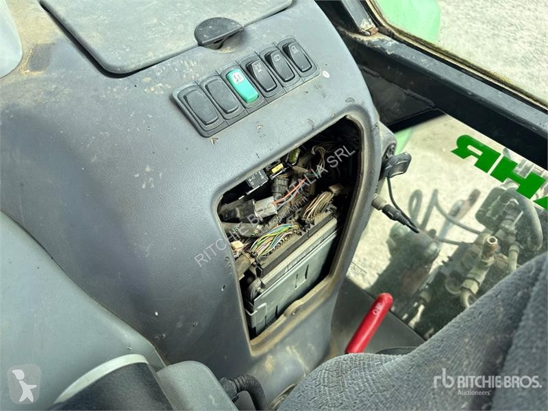 Сільськогосподарський трактор  L730 4WD Tractor
