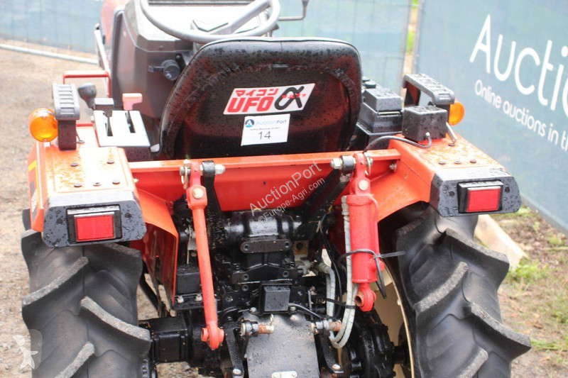 Сільськогосподарський трактор Yanmar F165D