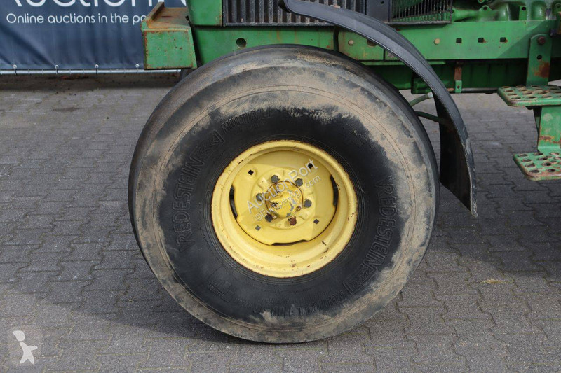 John Deere 2250 tractor