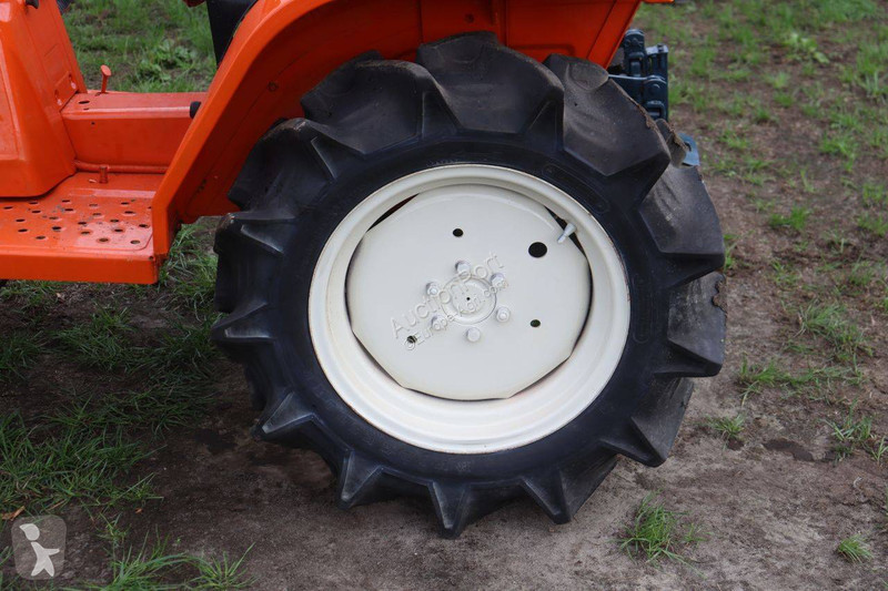 Tractor agrícola Kubota B1-15 Bulltra