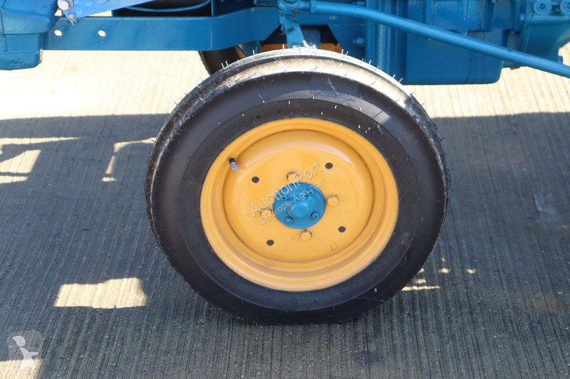 Tractor agrícola Hinomoto E18