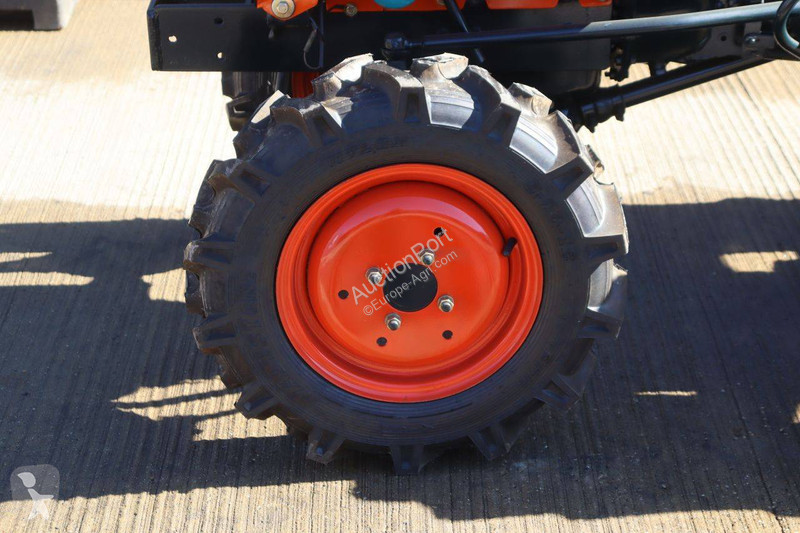 Tractor agrícola Kubota B7001DT