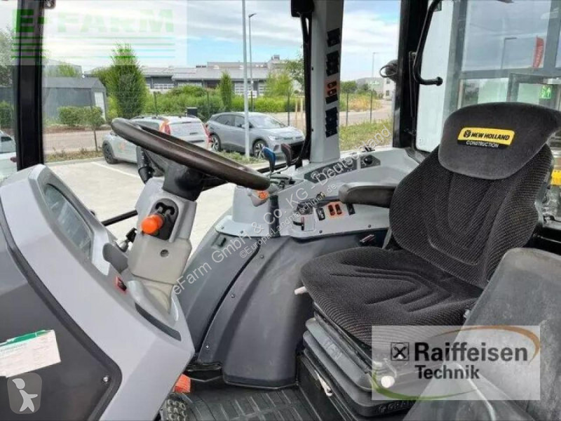 Tracteur agricole Valtra  a104