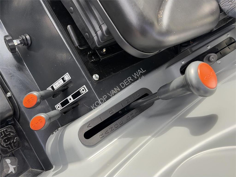 Zemědělský traktor Shibaura SB62HC