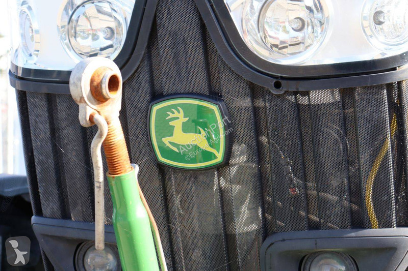 Zemědělský traktor John Deere 6195R