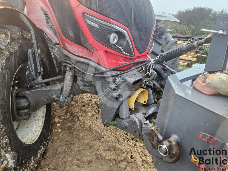 Tractor Valtra T 174 E