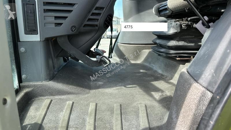 Tractor agrícola Claas AXION 810
