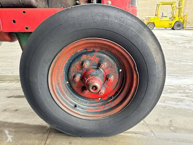 Tractor Volvo 470