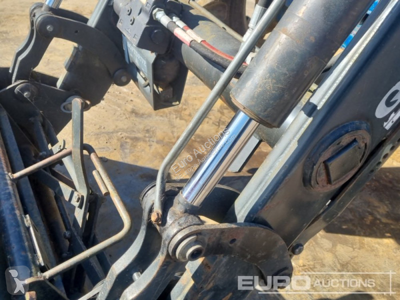 Tractor  CX85