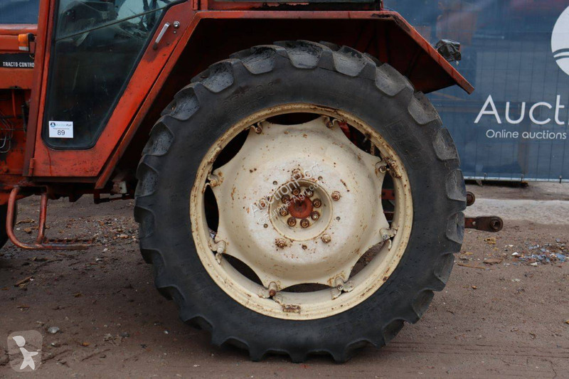 Tractor Renault 51