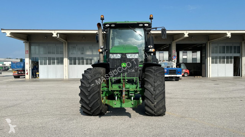 Lantbrukstraktor John Deere 7230R