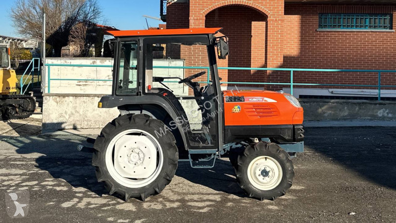 Lantbrukstraktor Kubota KT24 4X4