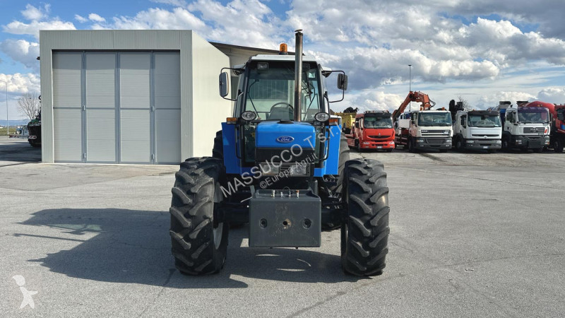 Lantbrukstraktor Ford 8240 4x4
