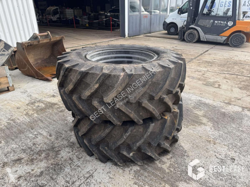 Tractor agrícola Valtra  T215 VERSU