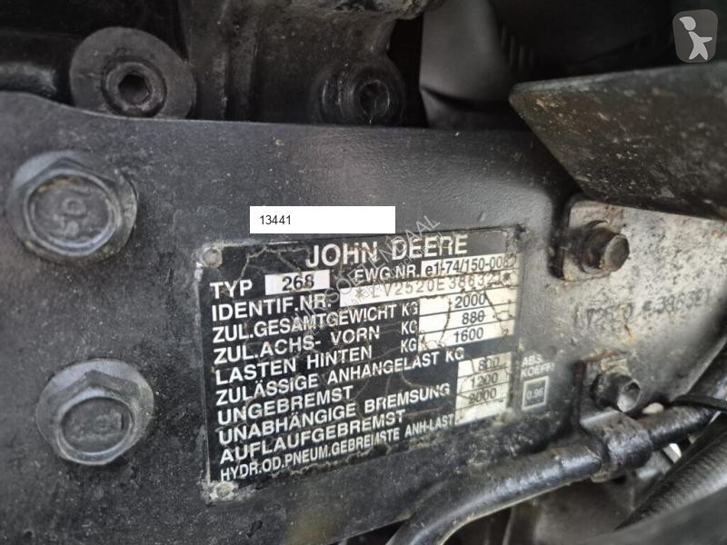 Traktor John Deere 2520