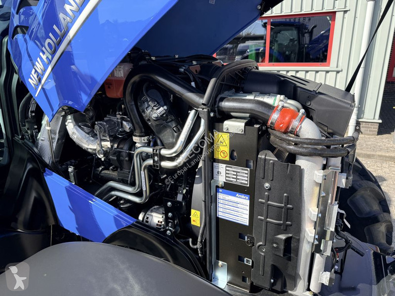 Lantbrukstraktor New Holland T6.145 AC STAGE V...