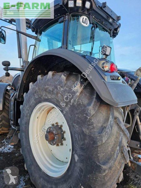 Lantbrukstraktor Valtra