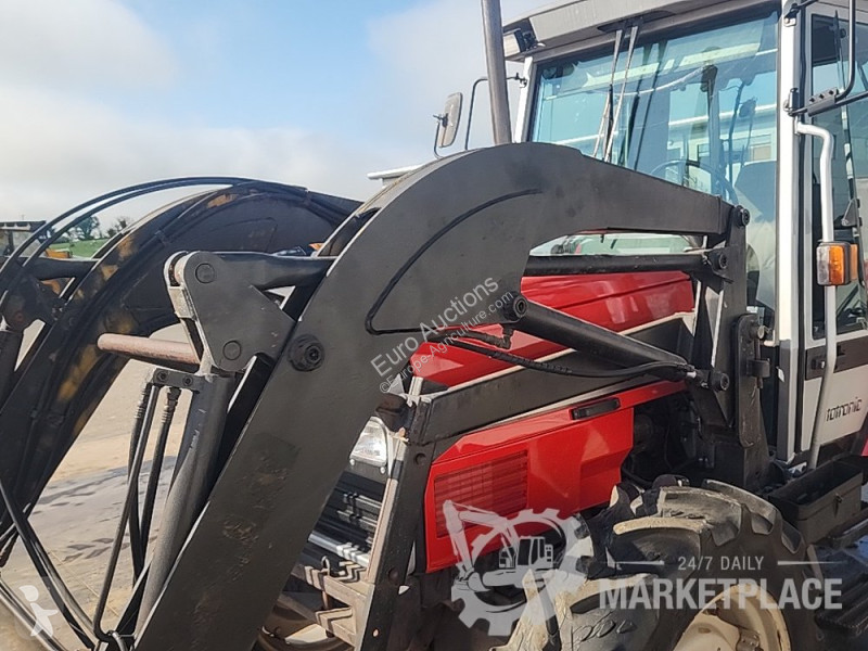 Сільськогосподарський трактор Massey Ferguson 3060