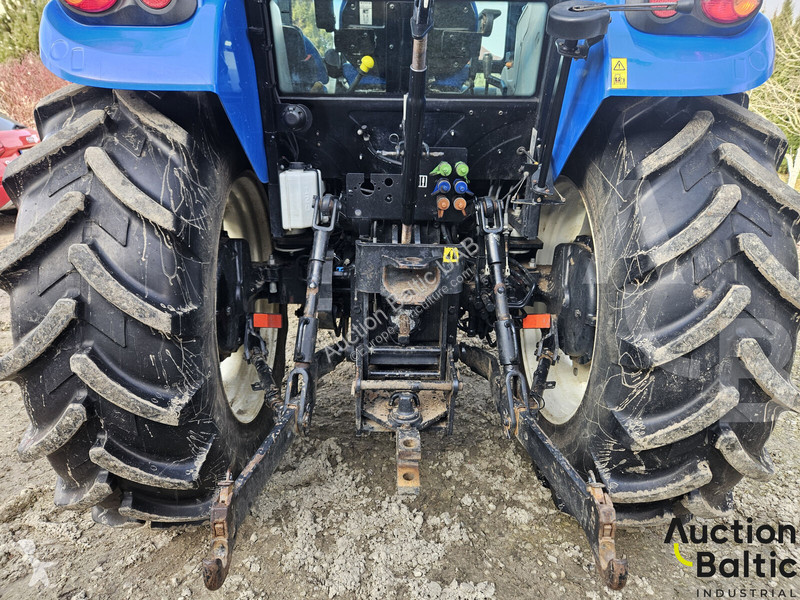 Трактор New Holland TD 5.105
