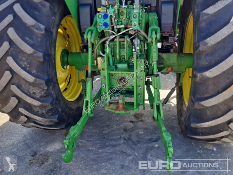 Zemědělský traktor John Deere 6330